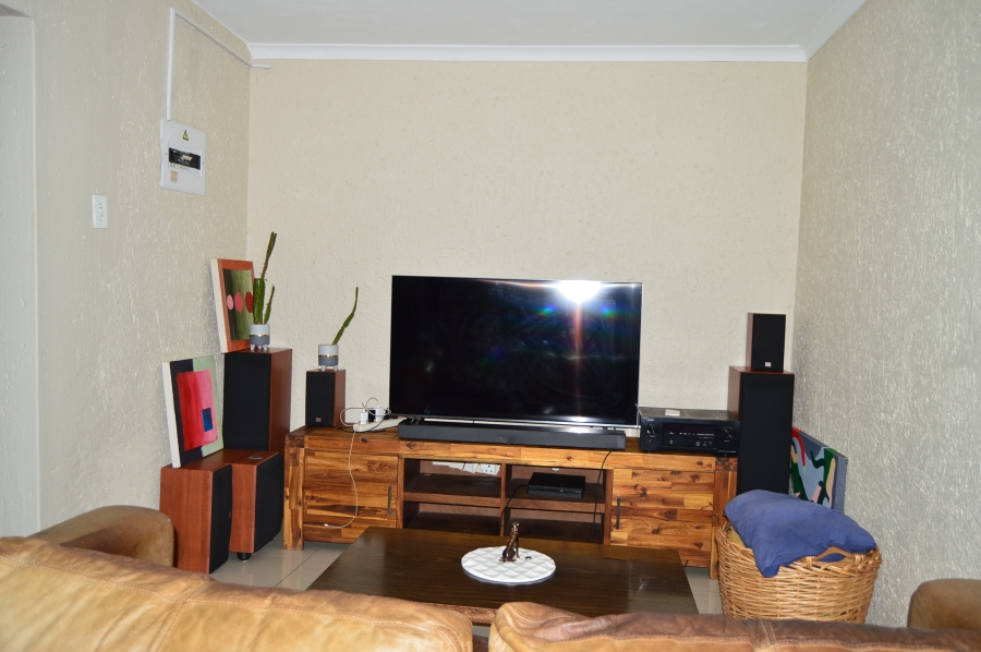To Let 3 Bedroom Property for Rent in Morningside Manor Gauteng