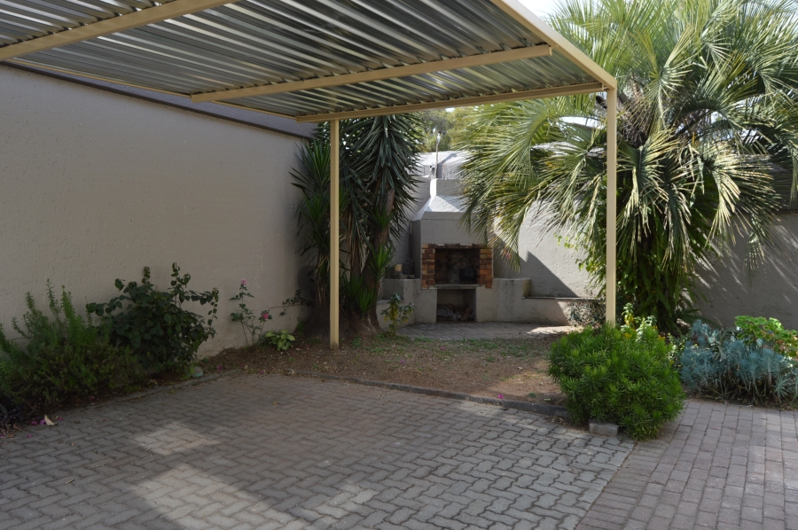 To Let 3 Bedroom Property for Rent in Morningside Manor Gauteng