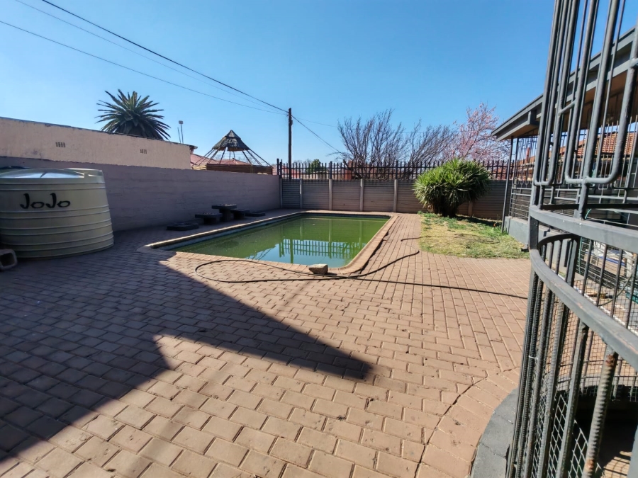 4 Bedroom Property for Sale in Vanderbijlpark CW 5 Gauteng