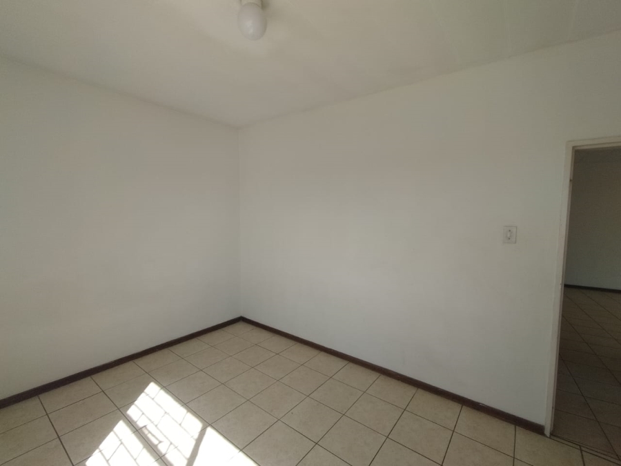 2 Bedroom Property for Sale in Edleen Gauteng
