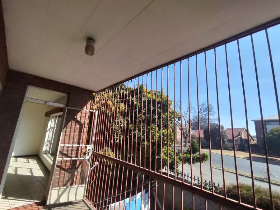 2 Bedroom Property for Sale in Edleen Gauteng
