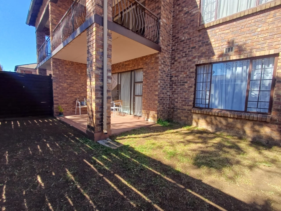To Let 2 Bedroom Property for Rent in Sonneveld Gauteng