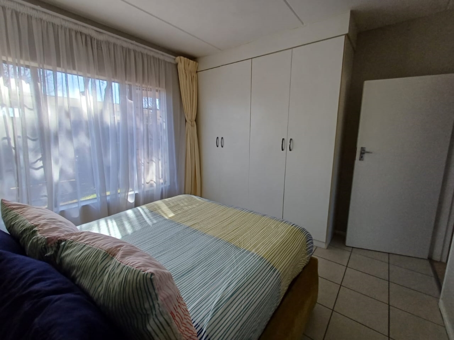 To Let 2 Bedroom Property for Rent in Sonneveld Gauteng