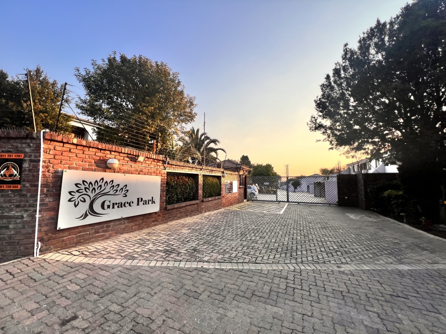2 Bedroom Property for Sale in Sunninghill Gauteng