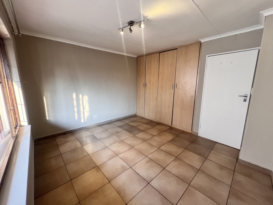 2 Bedroom Property for Sale in Sunninghill Gauteng