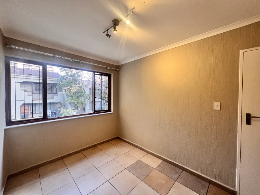 2 Bedroom Property for Sale in Sunninghill Gauteng