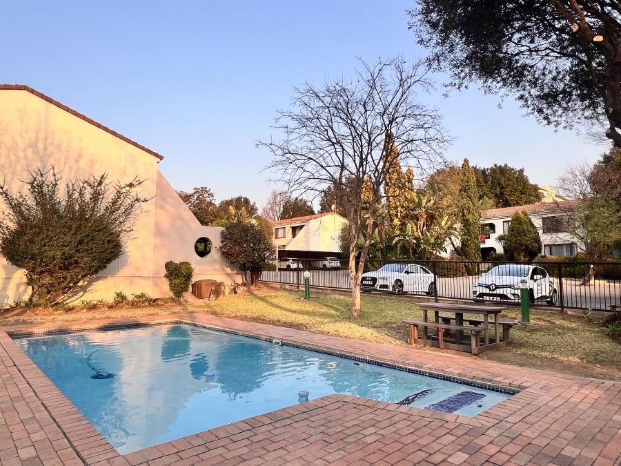 2 Bedroom Property for Sale in Sunninghill Gauteng