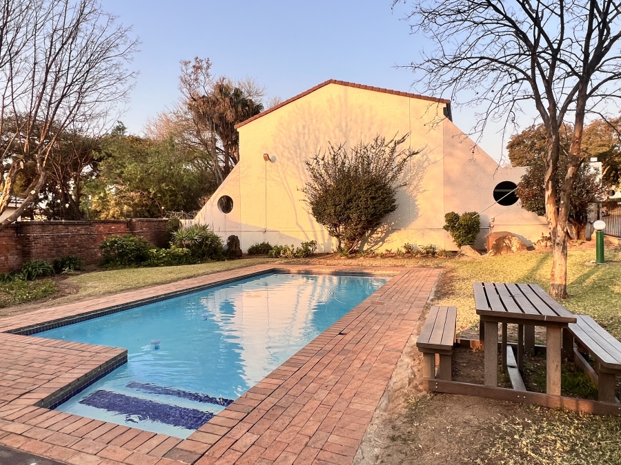 2 Bedroom Property for Sale in Sunninghill Gauteng