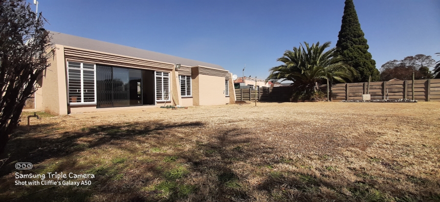 4 Bedroom Property for Sale in Mayberry Park Gauteng