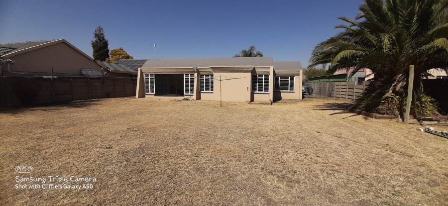 4 Bedroom Property for Sale in Mayberry Park Gauteng
