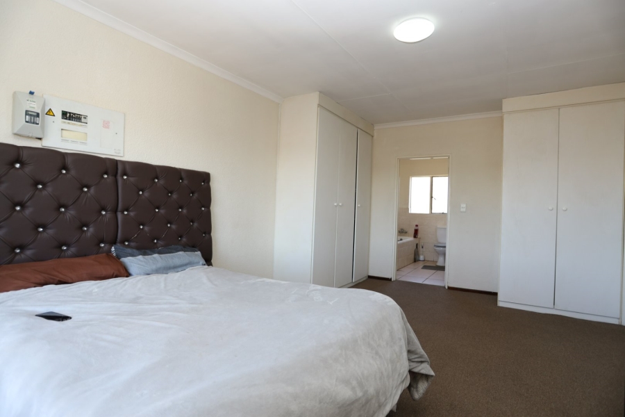 To Let 3 Bedroom Property for Rent in Willowbrook Gauteng