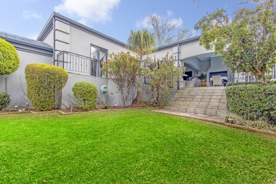 4 Bedroom Property for Sale in Featherbrooke Estate Gauteng