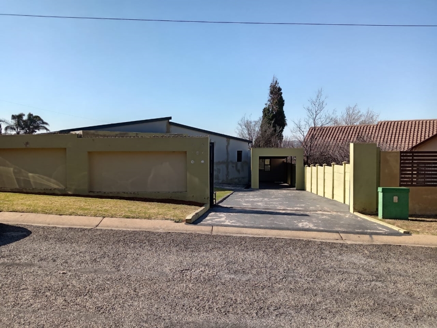 3 Bedroom Property for Sale in Witpoortjie Gauteng