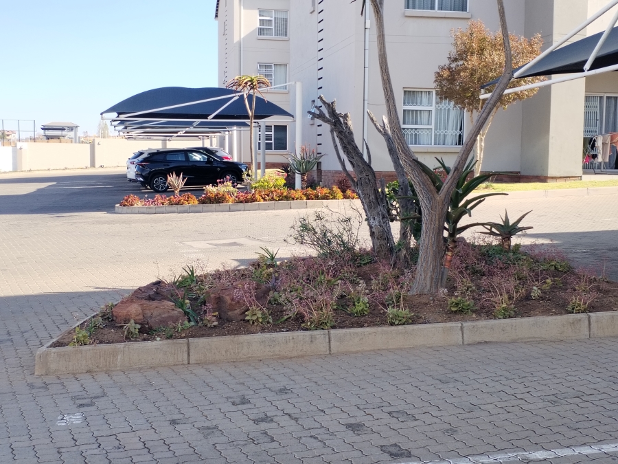 To Let 2 Bedroom Property for Rent in Blue Hills Gauteng