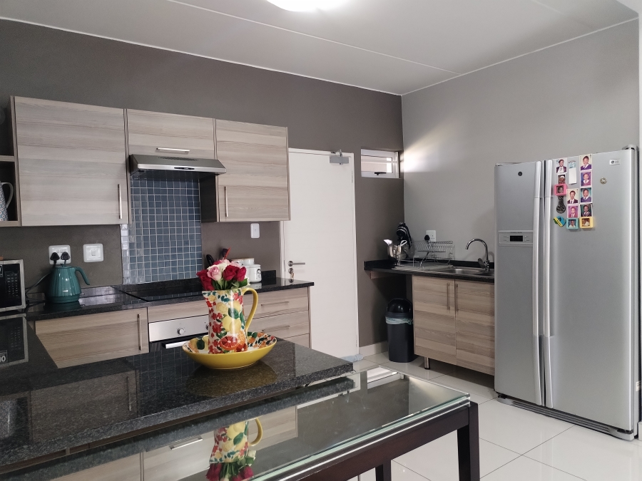 To Let 2 Bedroom Property for Rent in Blue Hills Gauteng