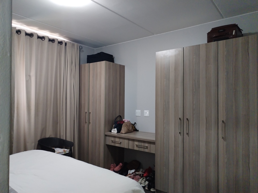 To Let 2 Bedroom Property for Rent in Blue Hills Gauteng