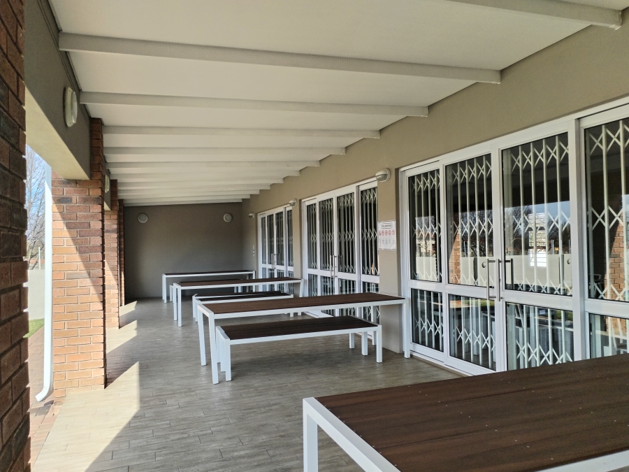 To Let 2 Bedroom Property for Rent in Blue Hills Gauteng