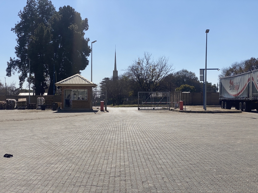To Let commercial Property for Rent in Clayville East Gauteng