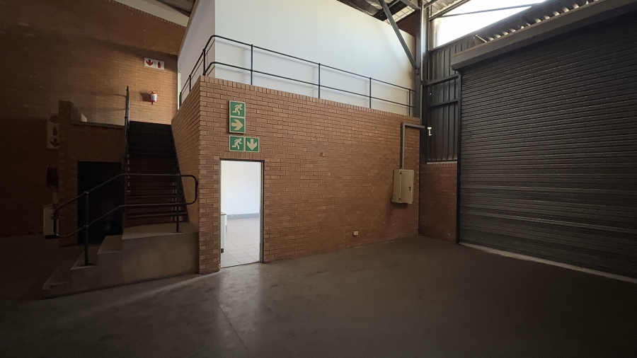 To Let commercial Property for Rent in Driehoek Gauteng