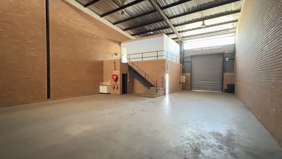 To Let commercial Property for Rent in Driehoek Gauteng