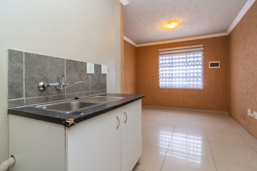 2 Bedroom Property for Sale in Fleurhof Gauteng