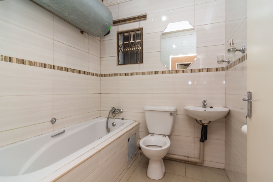 2 Bedroom Property for Sale in Fleurhof Gauteng