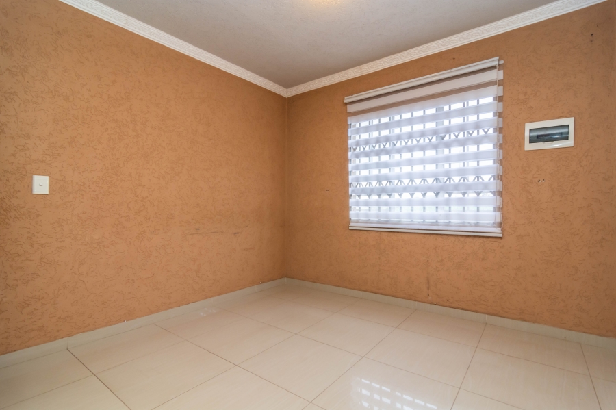 2 Bedroom Property for Sale in Fleurhof Gauteng
