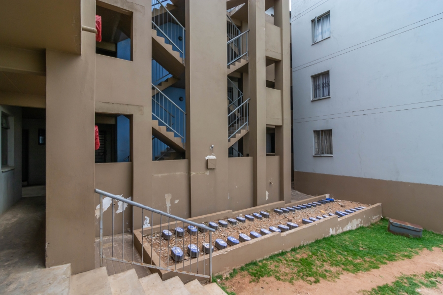 2 Bedroom Property for Sale in Fleurhof Gauteng