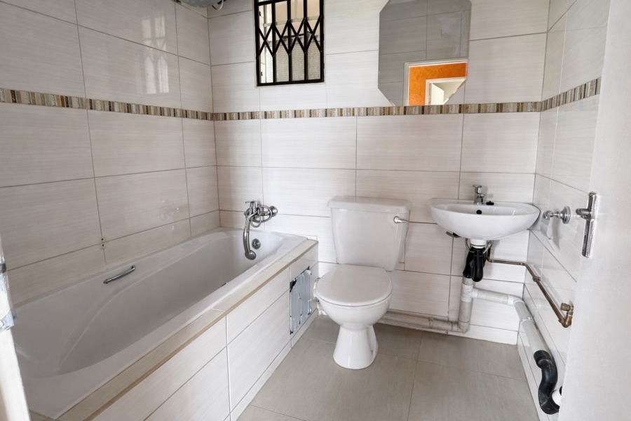 2 Bedroom Property for Sale in Fleurhof Gauteng