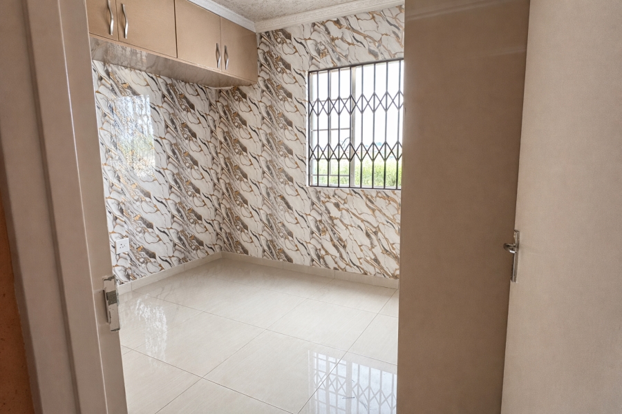2 Bedroom Property for Sale in Fleurhof Gauteng