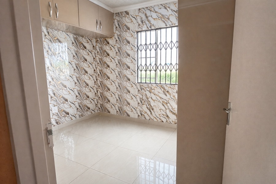 2 Bedroom Property for Sale in Fleurhof Gauteng