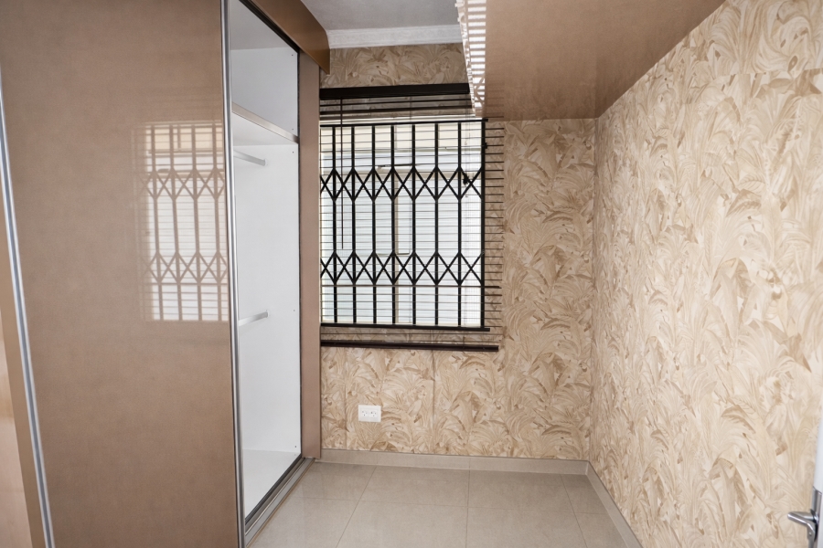 2 Bedroom Property for Sale in Fleurhof Gauteng