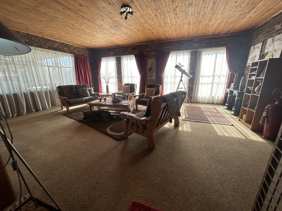 9 Bedroom Property for Sale in Louisrus Gauteng