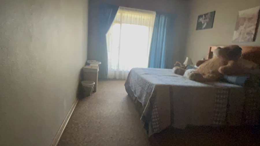 9 Bedroom Property for Sale in Louisrus Gauteng