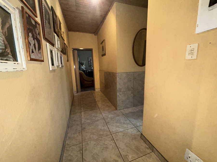 9 Bedroom Property for Sale in Louisrus Gauteng