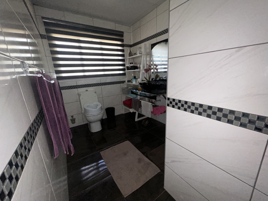 9 Bedroom Property for Sale in Louisrus Gauteng