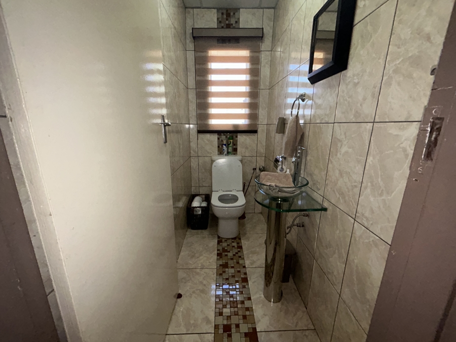 9 Bedroom Property for Sale in Louisrus Gauteng