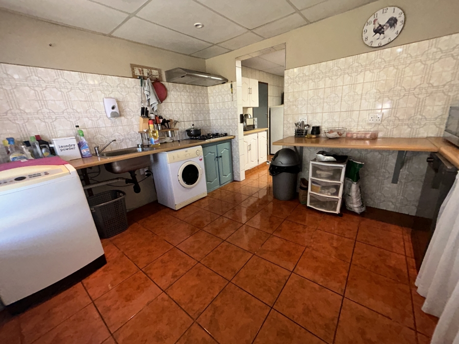 9 Bedroom Property for Sale in Louisrus Gauteng
