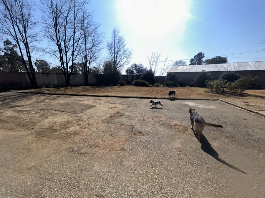 9 Bedroom Property for Sale in Louisrus Gauteng