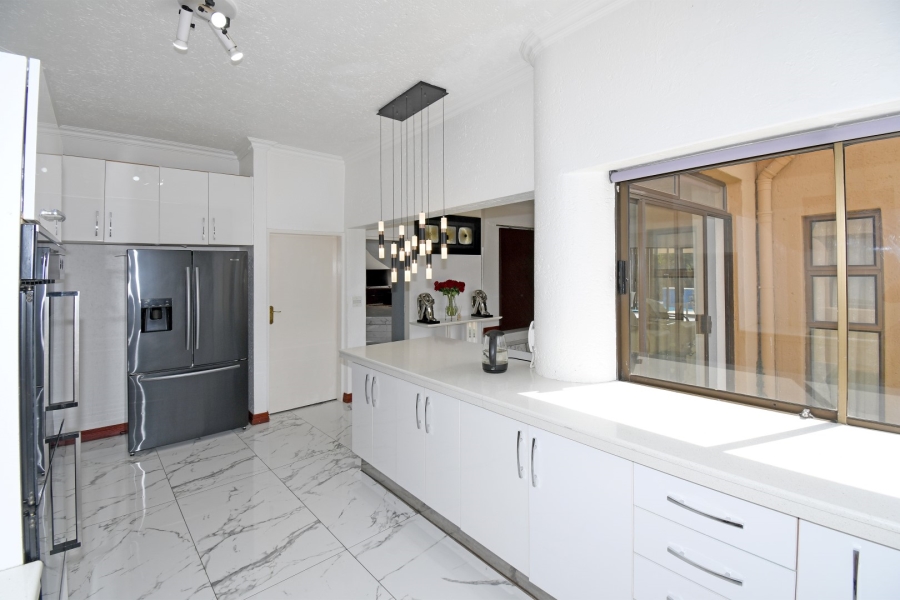 4 Bedroom Property for Sale in Northcliff Gauteng