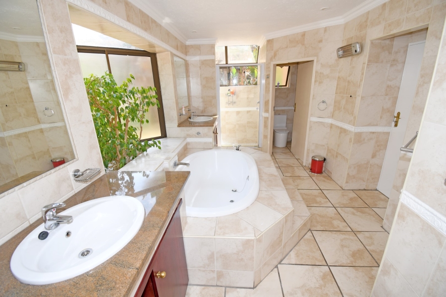 4 Bedroom Property for Sale in Northcliff Gauteng