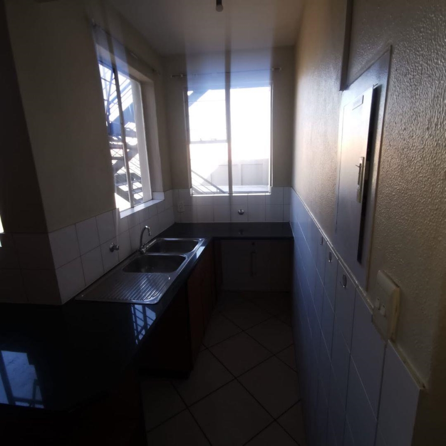 To Let 3 Bedroom Property for Rent in Lambton Gauteng