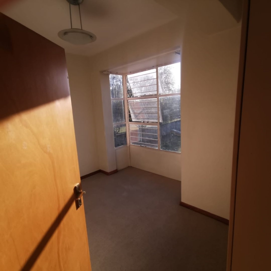 To Let 3 Bedroom Property for Rent in Lambton Gauteng
