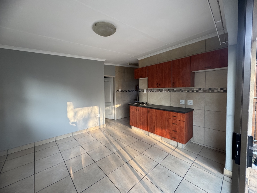 To Let 1 Bedroom Property for Rent in Parkhill Gardens Gauteng