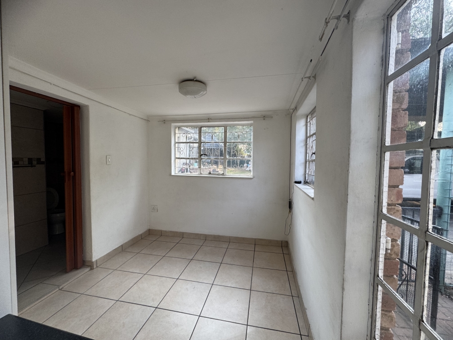 To Let 1 Bedroom Property for Rent in Parkhill Gardens Gauteng