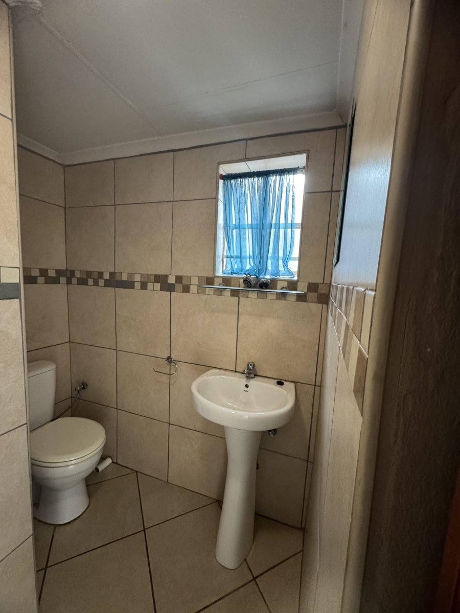 To Let 1 Bedroom Property for Rent in Parkhill Gardens Gauteng