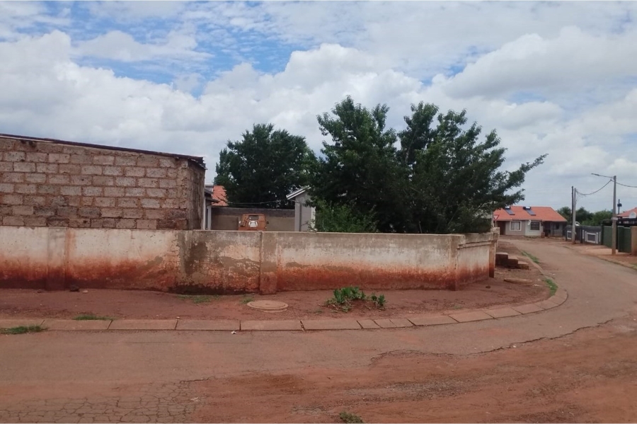 2 Bedroom Property for Sale in Lufhereng Gauteng