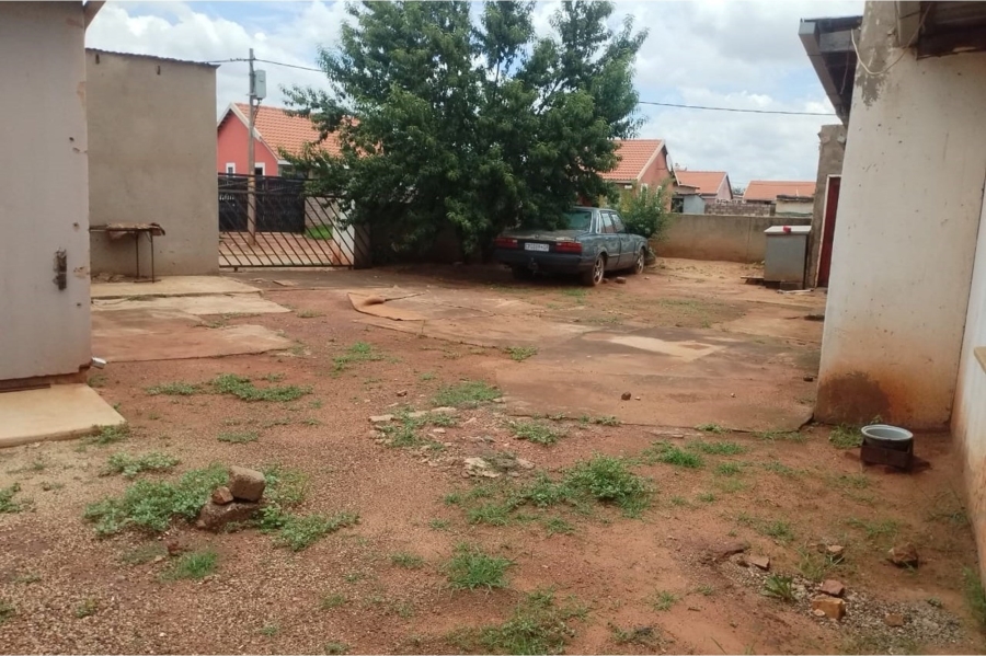 2 Bedroom Property for Sale in Lufhereng Gauteng
