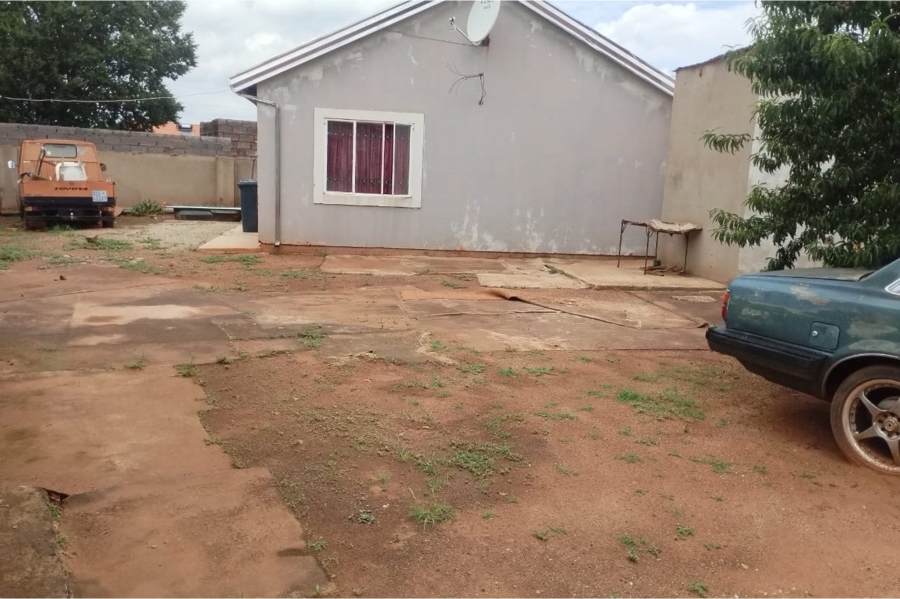 2 Bedroom Property for Sale in Lufhereng Gauteng