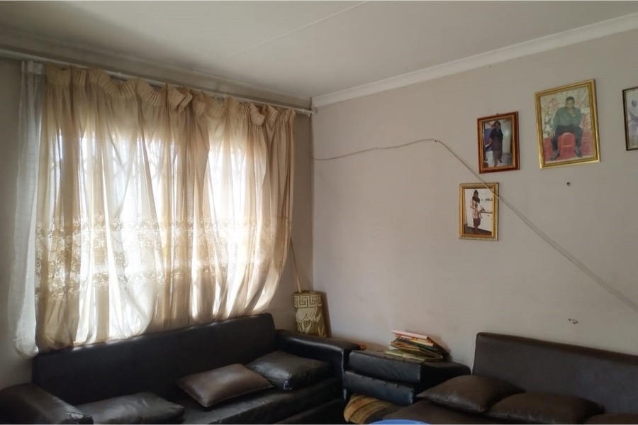 2 Bedroom Property for Sale in Lufhereng Gauteng